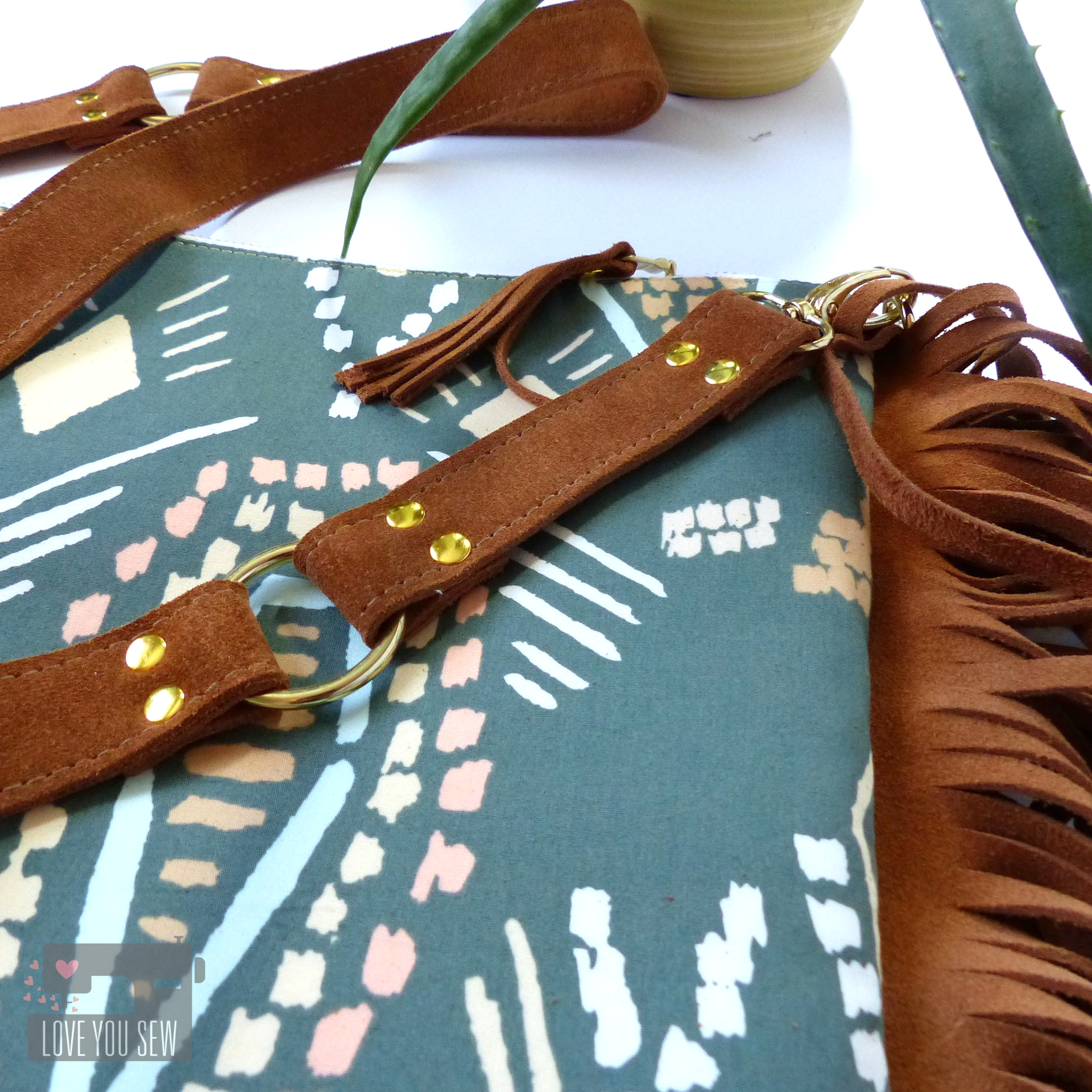 Churro Tan Grey Diamond Arrow Wool Leather Handle Fringe Bag – Cowgirl Barn  & Tack